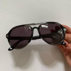 AUTHENTIC TOM FORD AVIATOR SUNGLASSES GREY/SMOKE